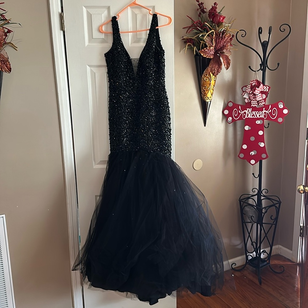 Black size 6 prom dress